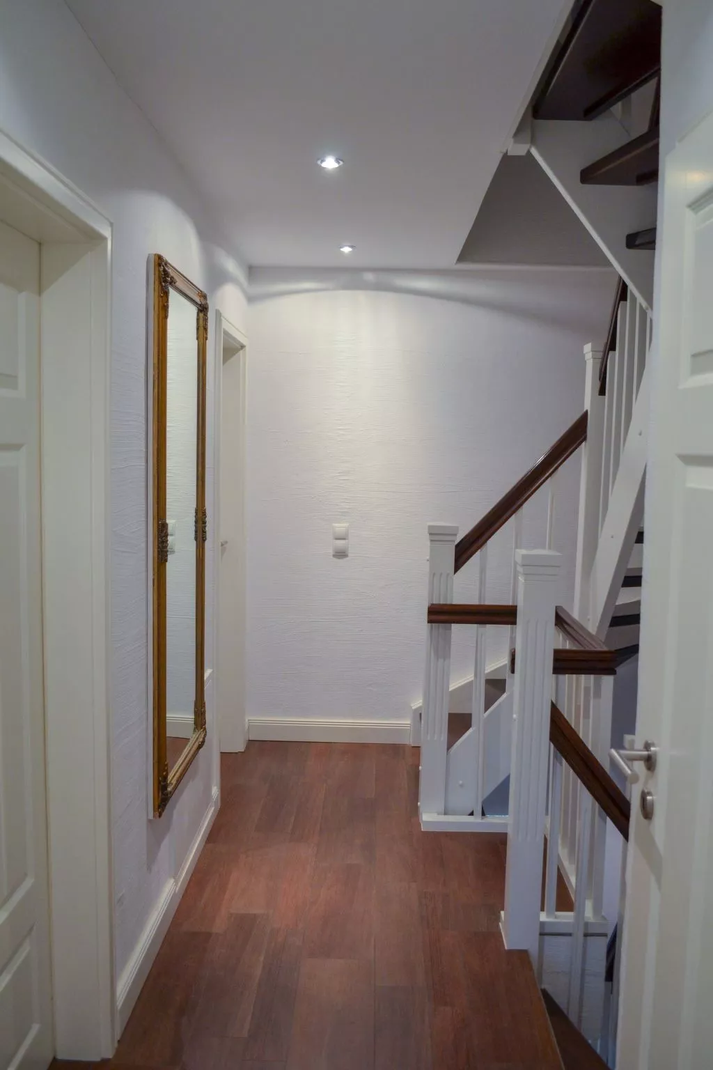 TRADITIONELLES REETDACHHAUS MIT SAUNA, KAMINOFEN UND PRIVATEM WASSERZUGANG - Image-tags.info