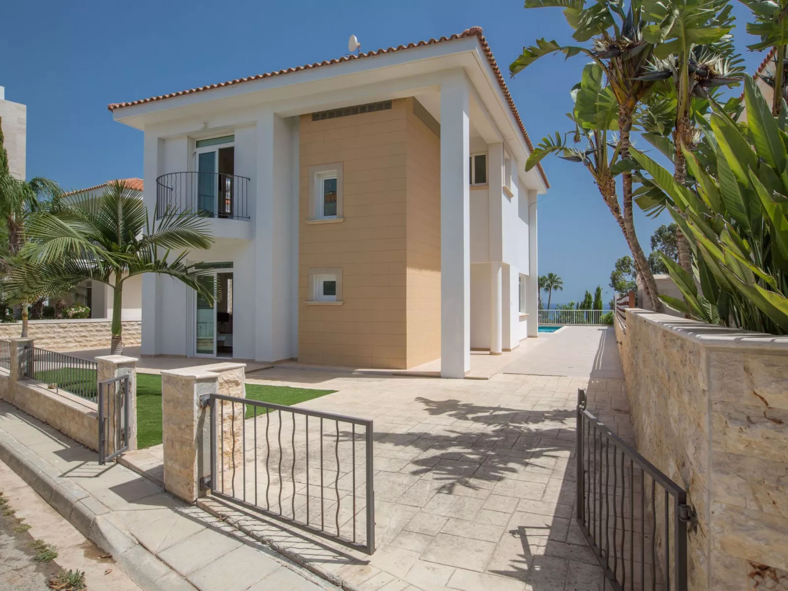 Schöne Villa direkt am Meer - Image-tags.info