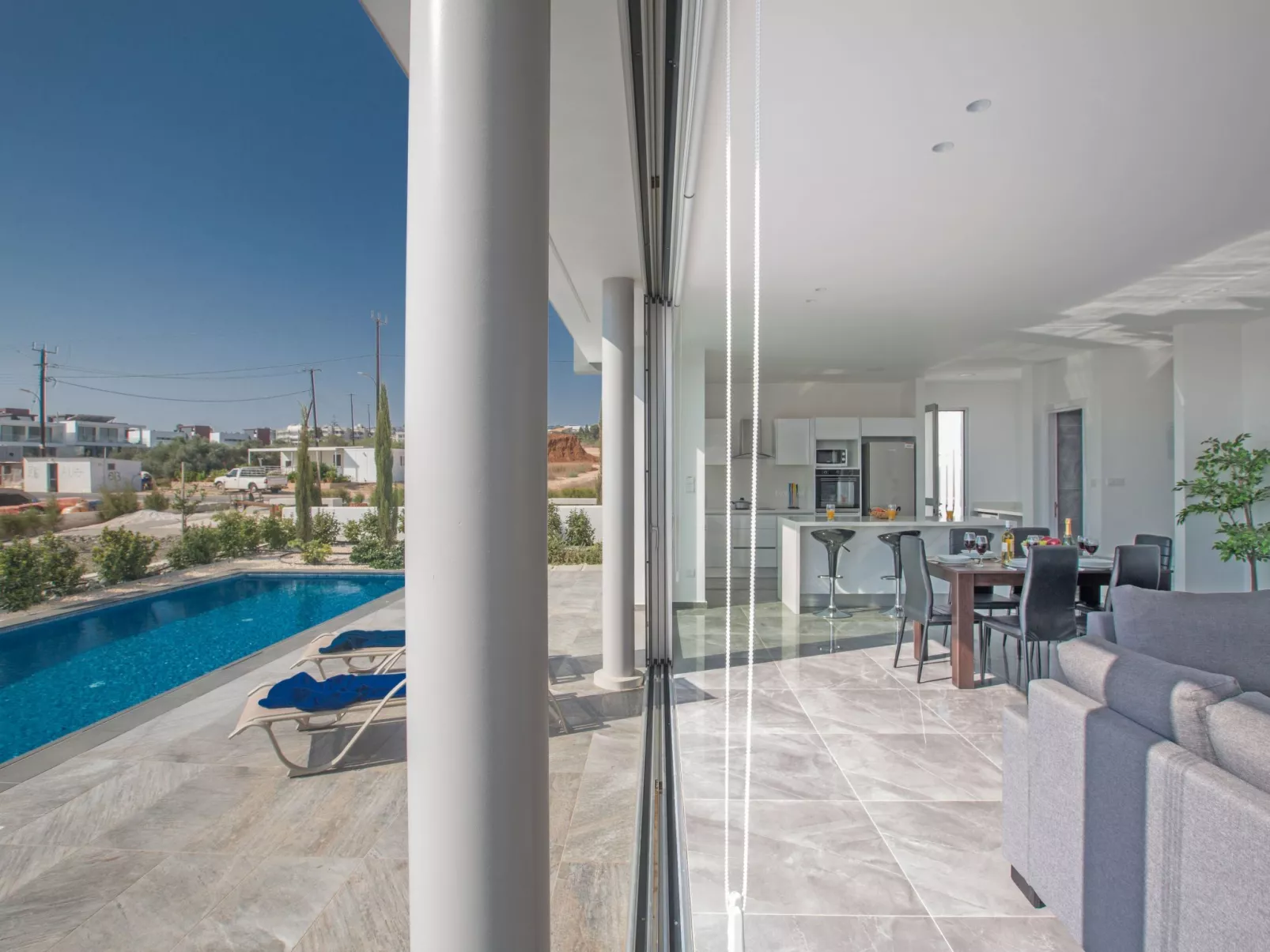 3-Schlafzimmer-Villa mit Pool in Protaras Zentrum - Image-tags.info