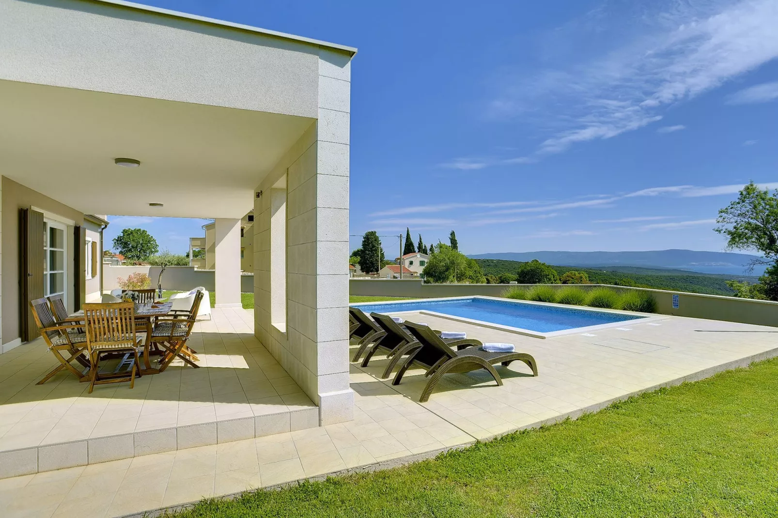 Villa Histria-Exterior summer