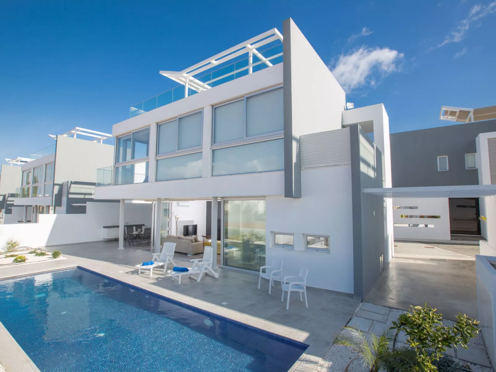 3-Schlafzimmer-Villa mit privatem Pool und Dachgarten - Image-tags.info