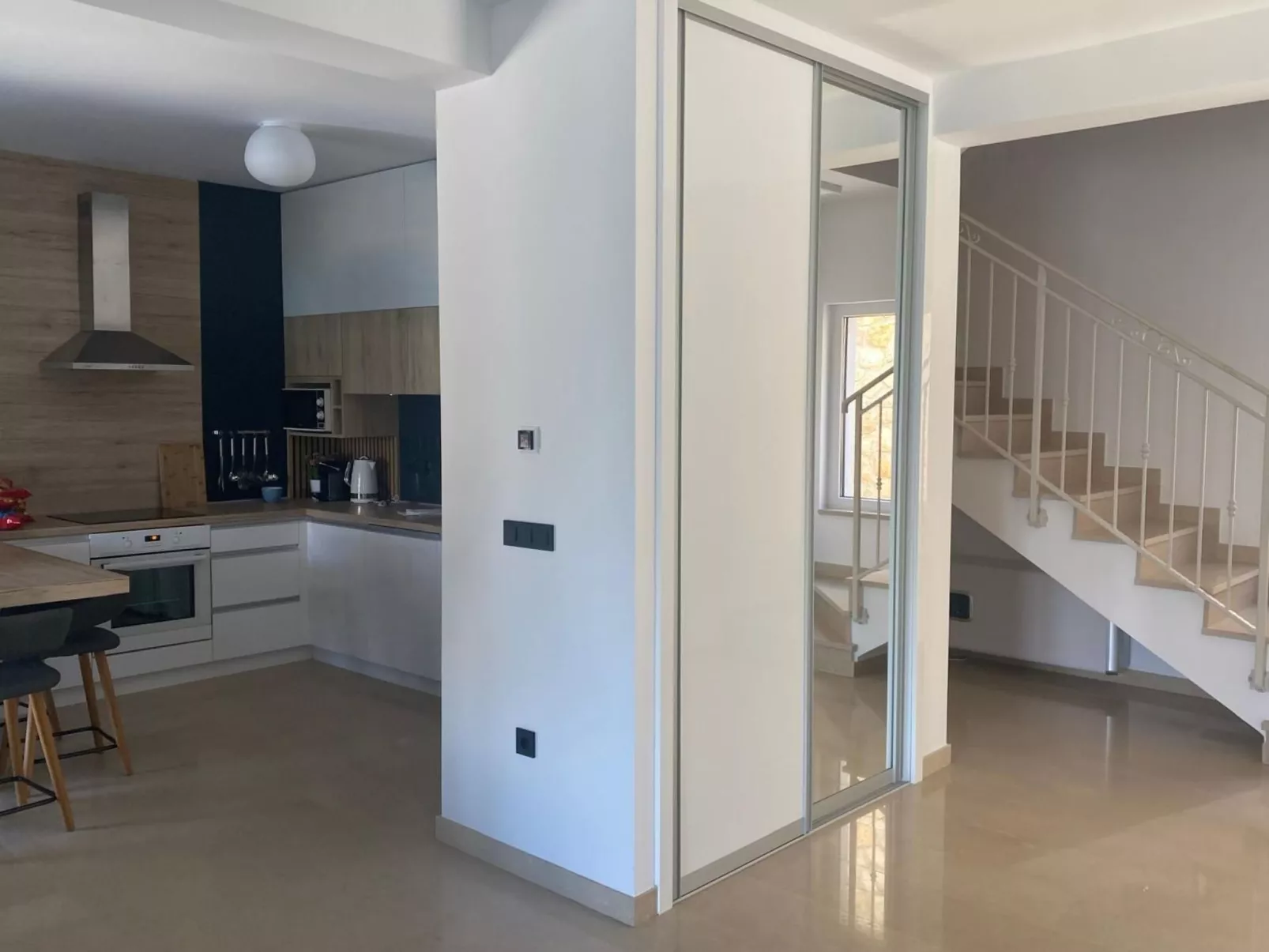 Mediterrane Villa, Pool, Panoramablick aufs Meer - Image-tags.info