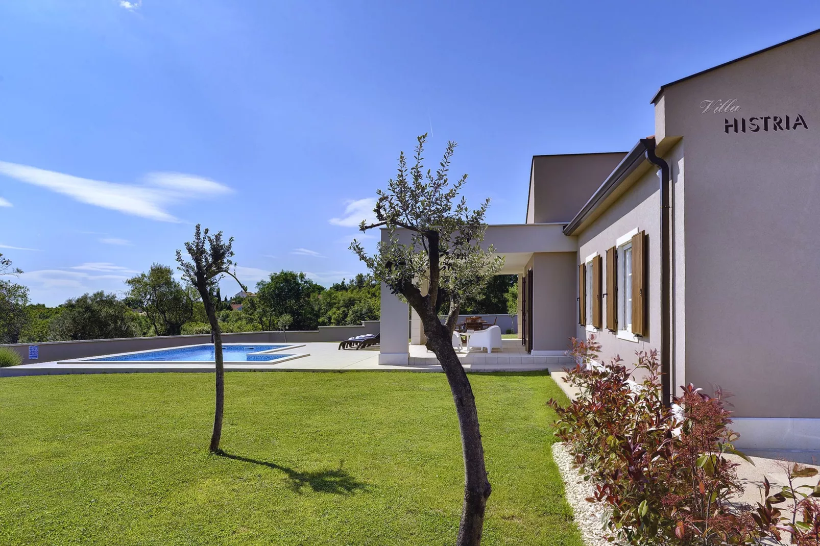 Villa Histria-Gardens summer