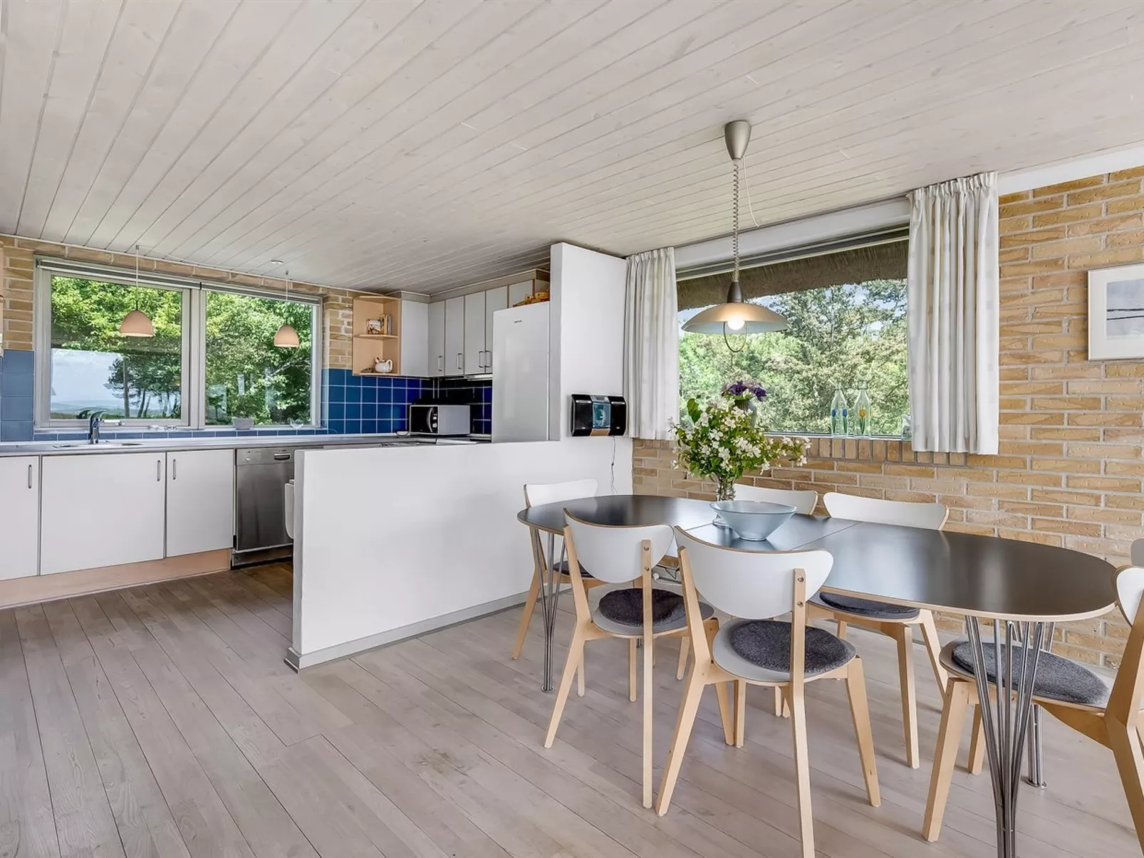 "Ellanora" - 50m from the sea - Drinnen