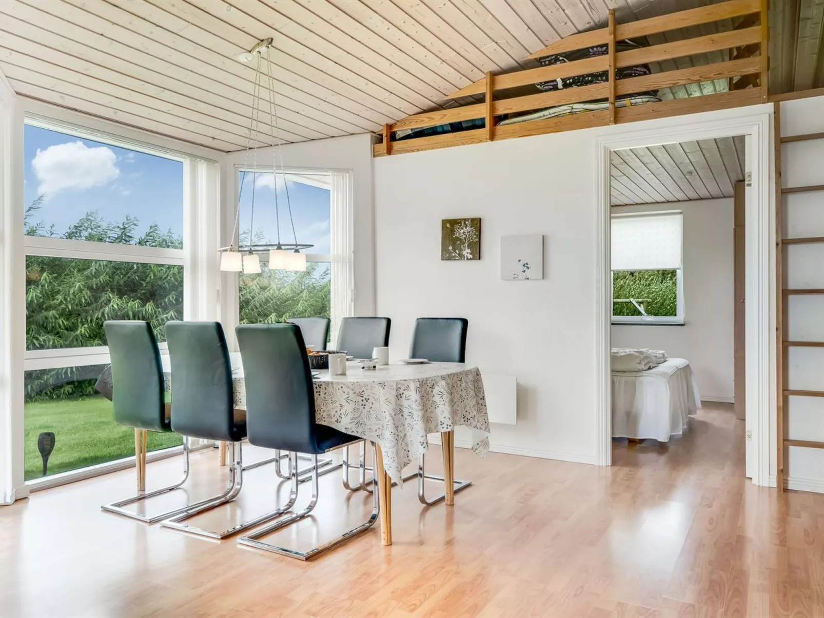 "Elnur" - 200m to the fjord - Dedans