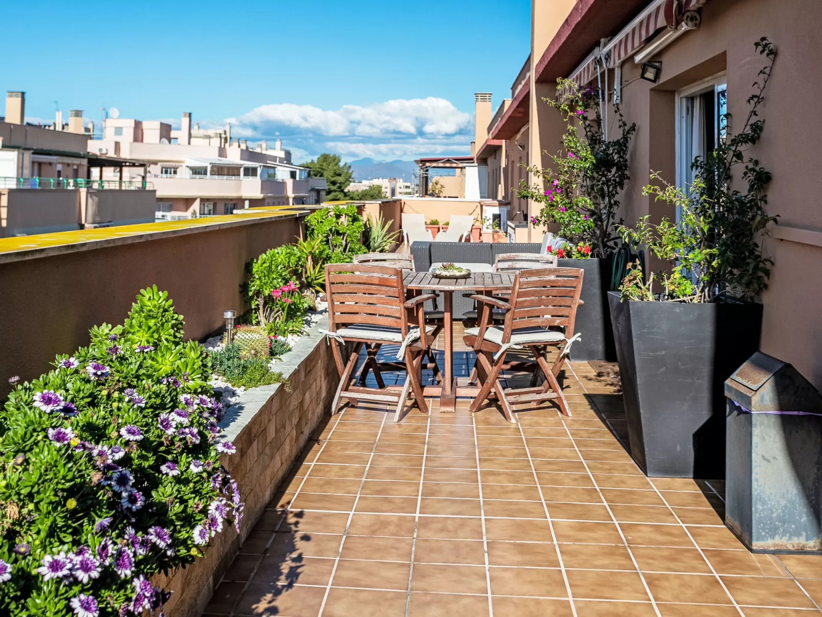 El Pinillo - Outside