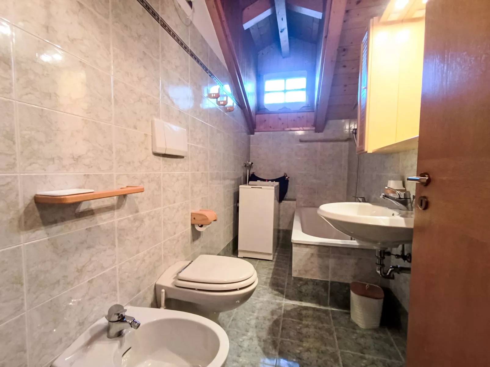 Cesa sot Larsec - Inside