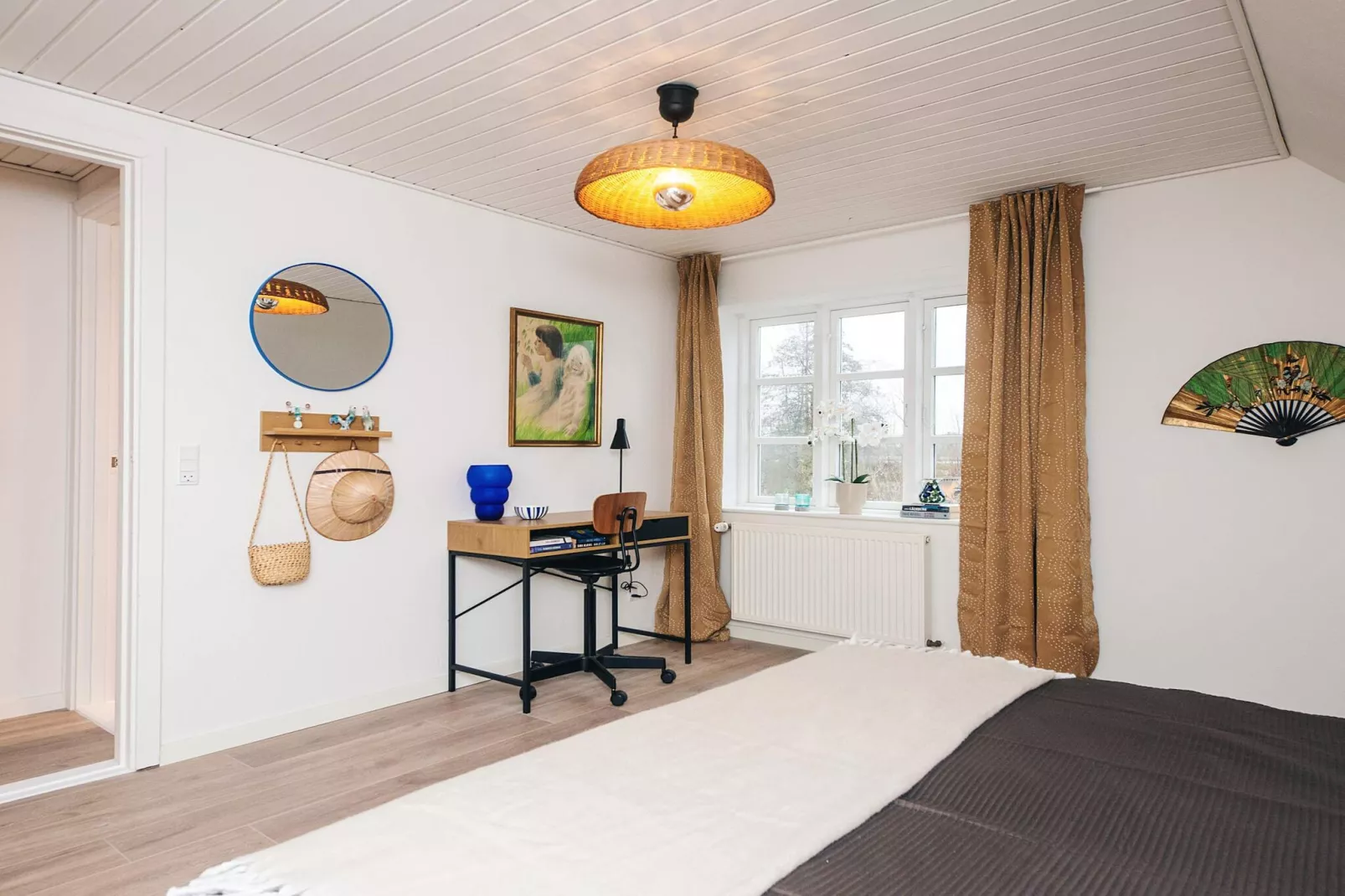 Nature Escape: Forest & Lake Access - Indoor