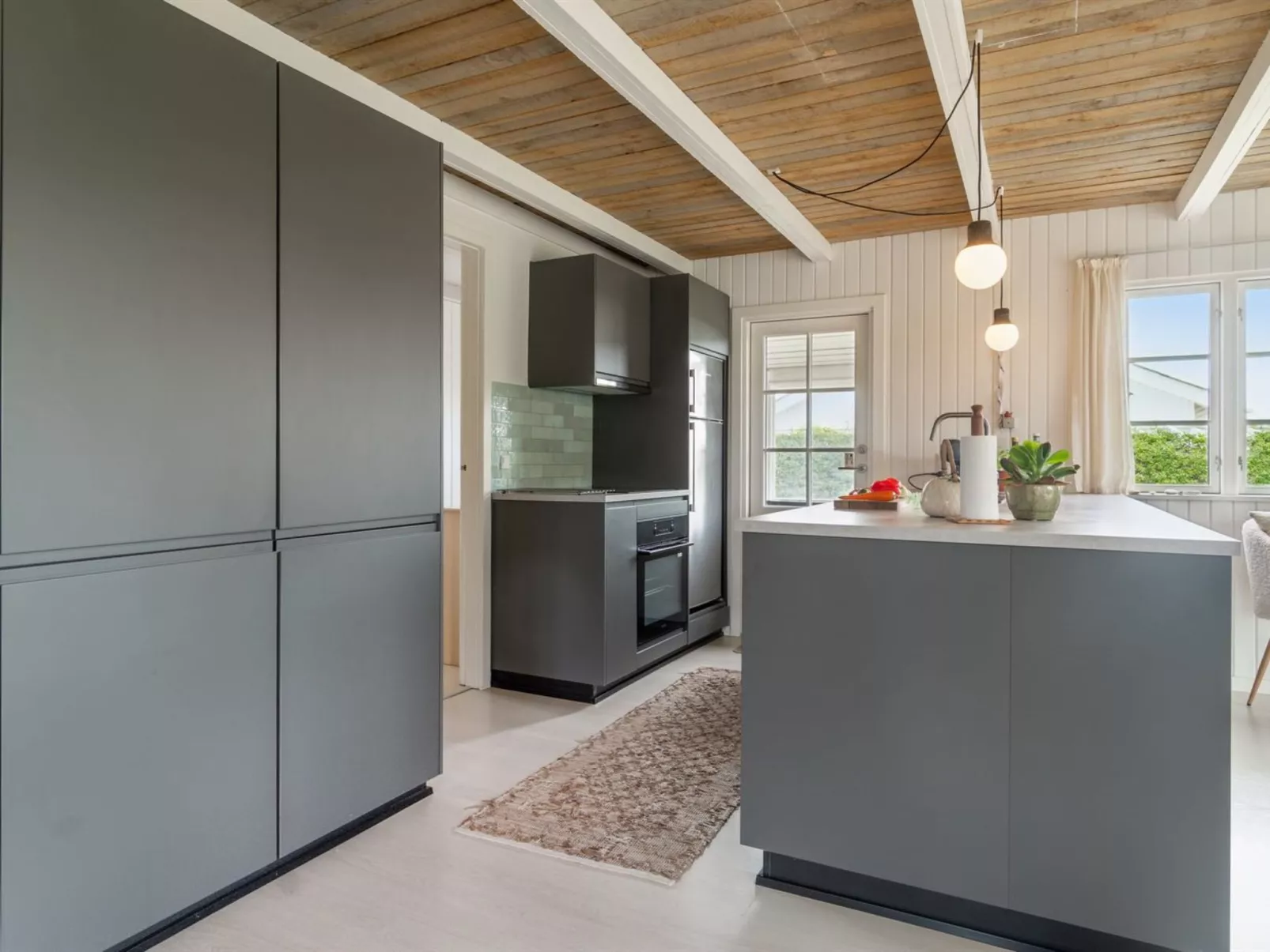 "Bjarni" - 180m from the sea - Inside