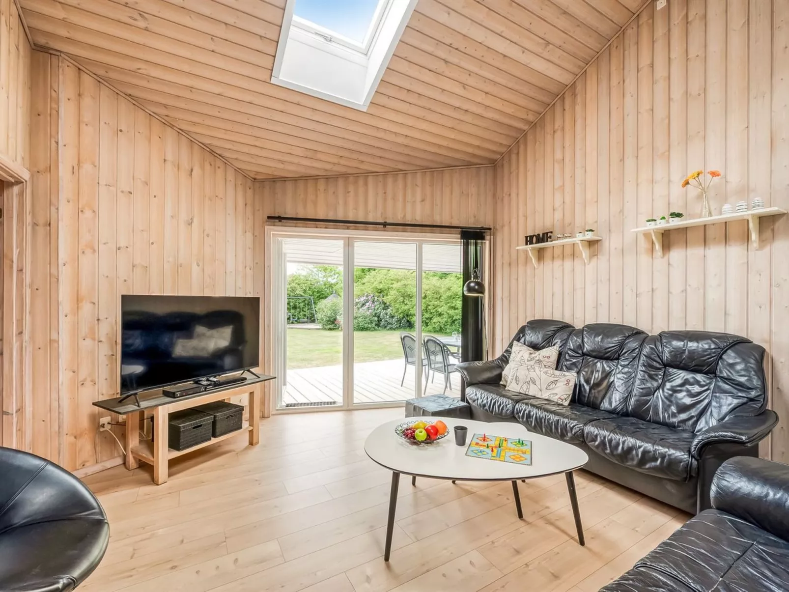 "Yorick" - 350m to the fjord - Inside