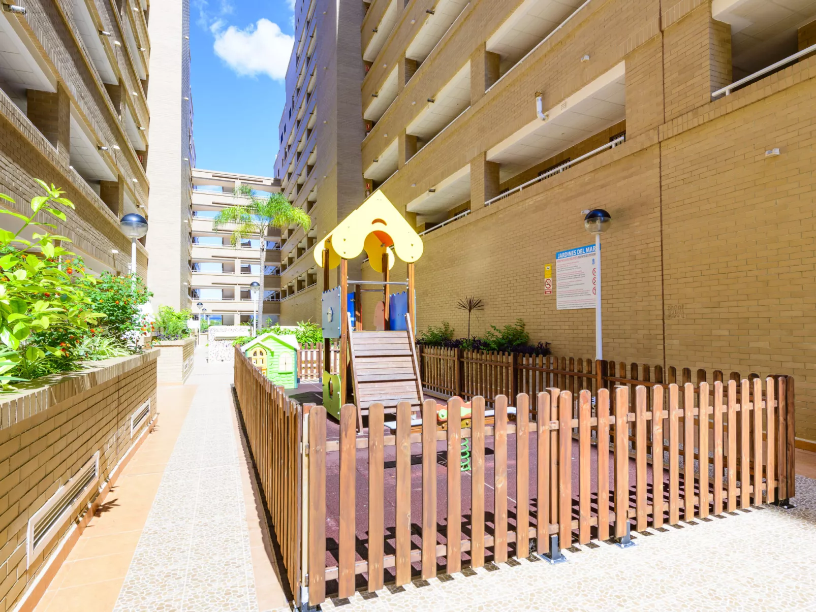 Jardines del Mar I - Outside