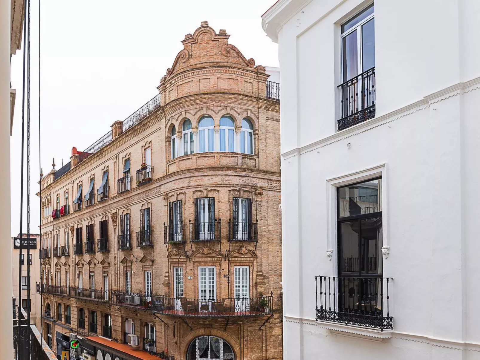 Helle Dach-Maisonette mit riesiger Terrasse - Outside