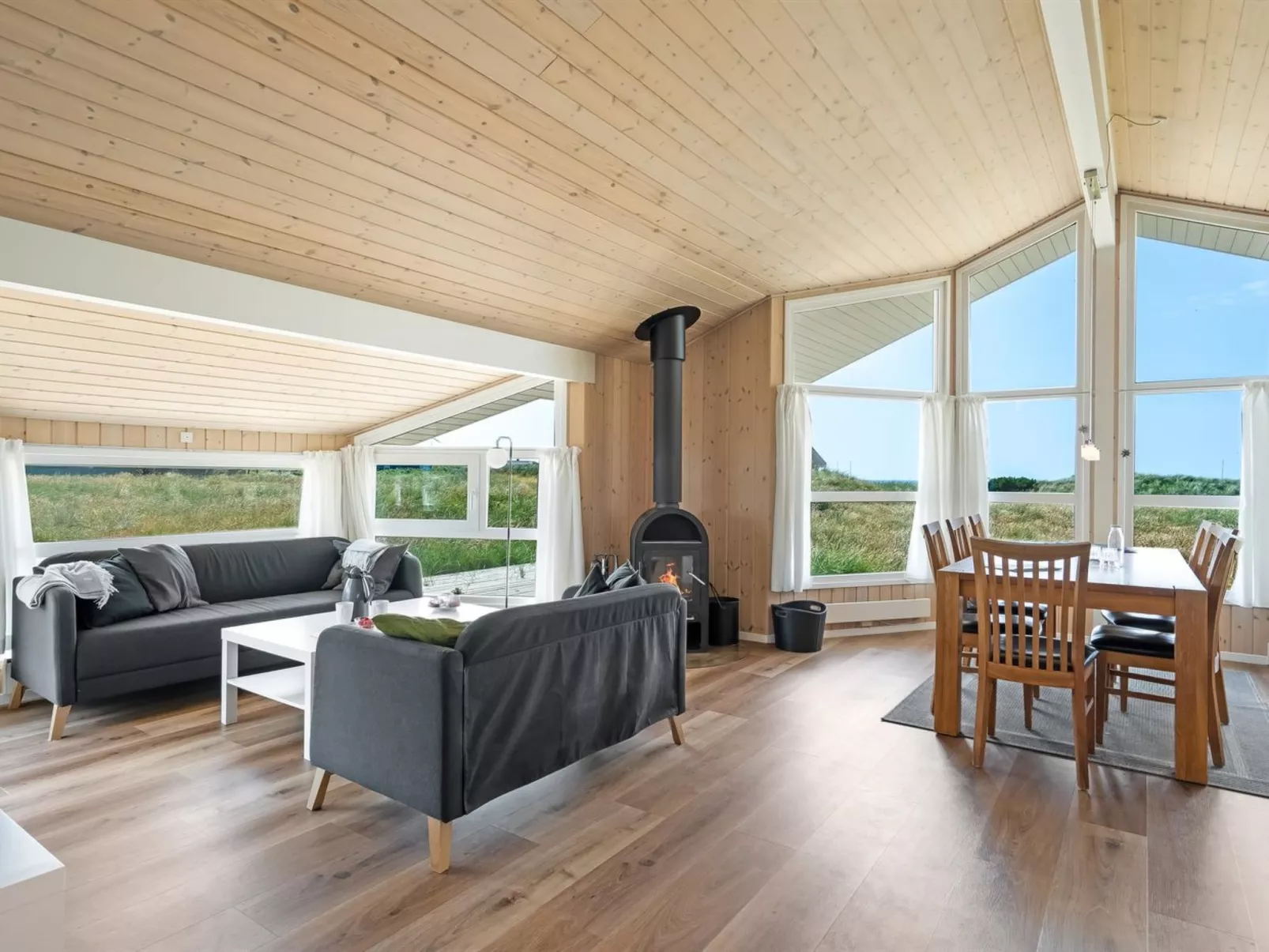 "Katla" - 400m from the sea - Inside