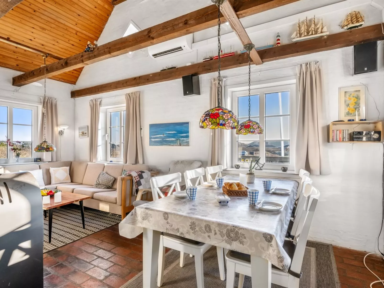 "Trugot" - 450m to the fjord-Inside