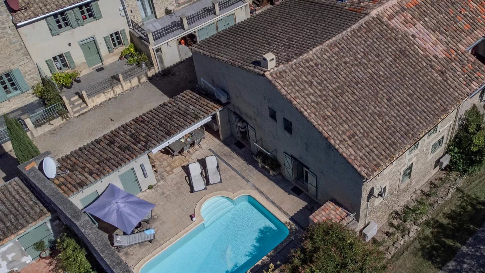 Lécurie - Exterior in summer