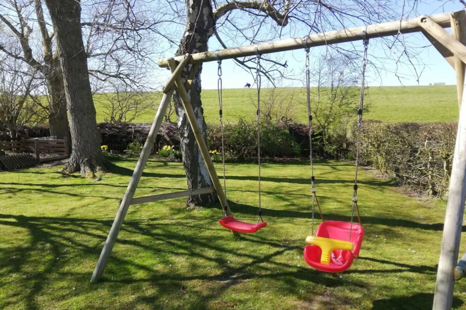 90385-Gardens in summer