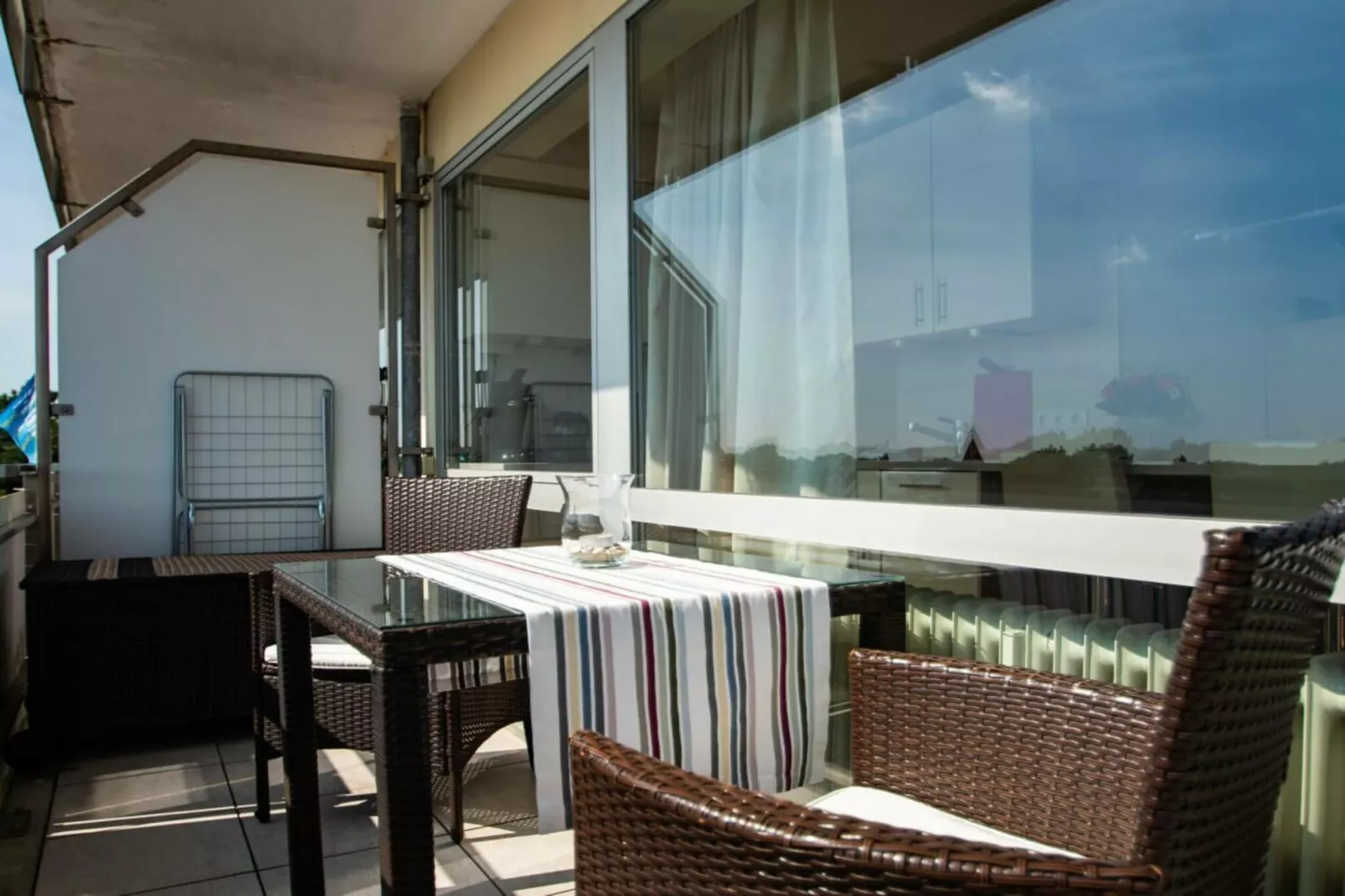 284827-Terrace balcony