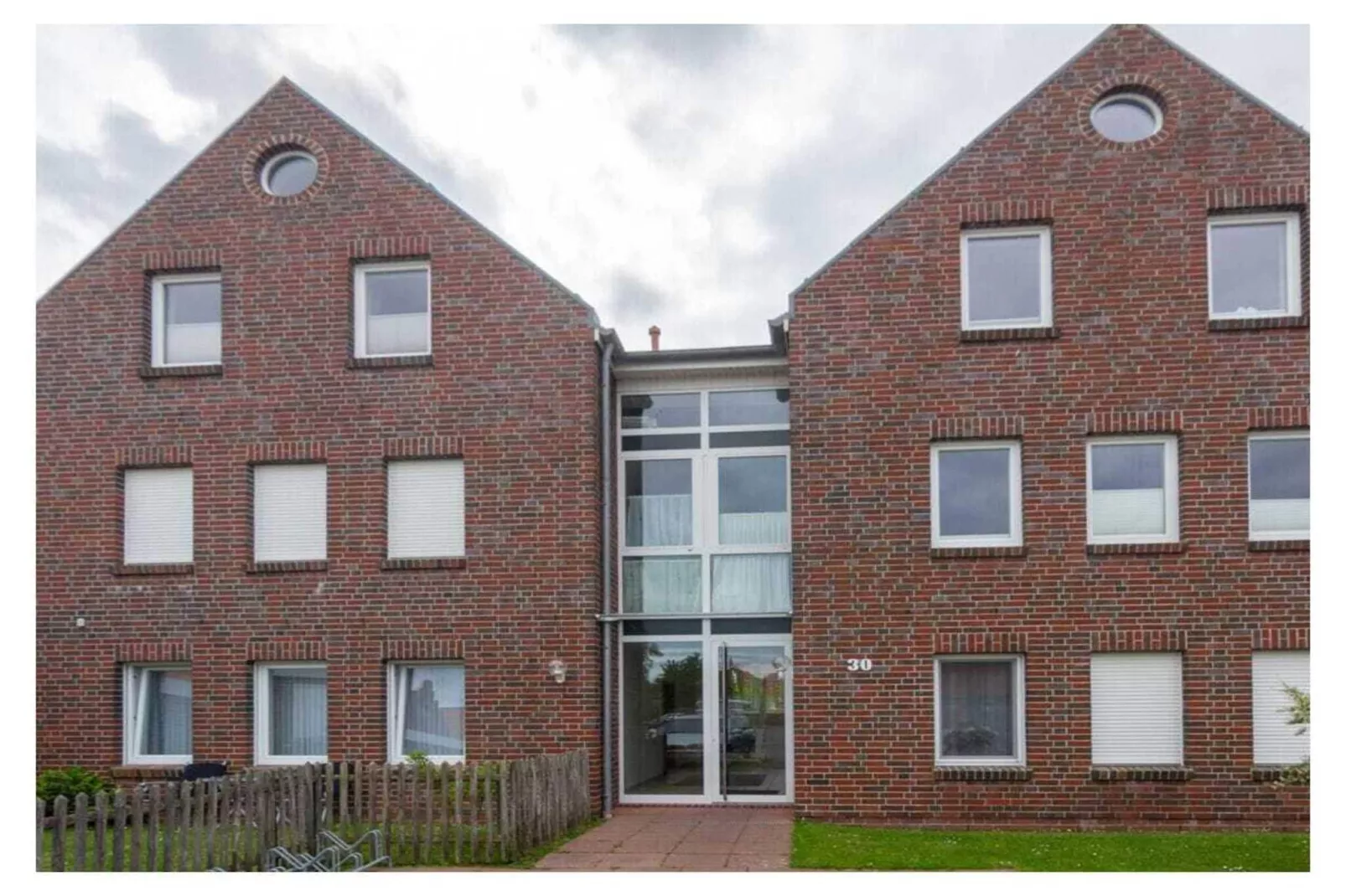 279394-Exterior in summer