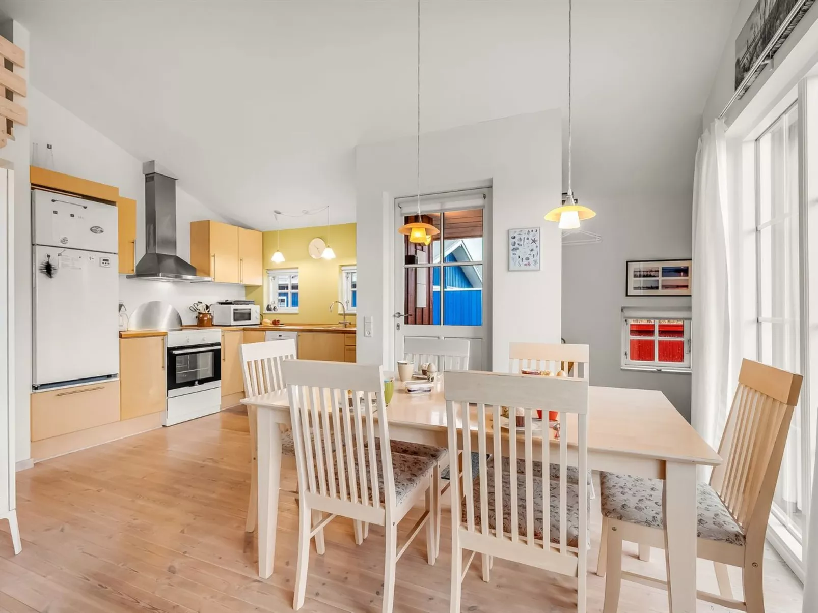 "Binta" - 300m to the fjord - Dedans