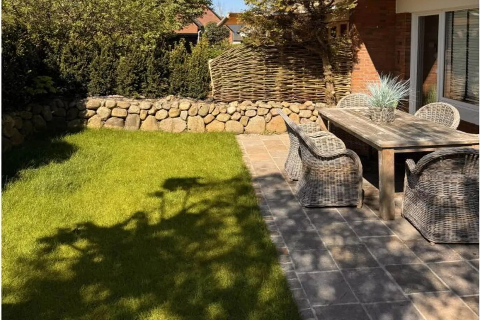 298006-Terrace balcony