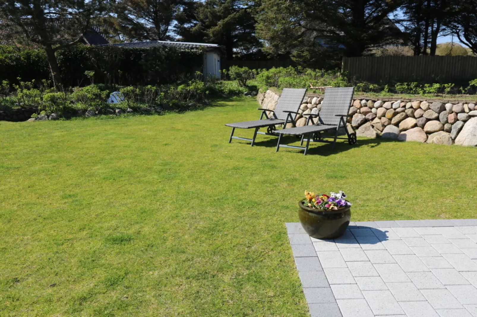 49469-Gardens in summer