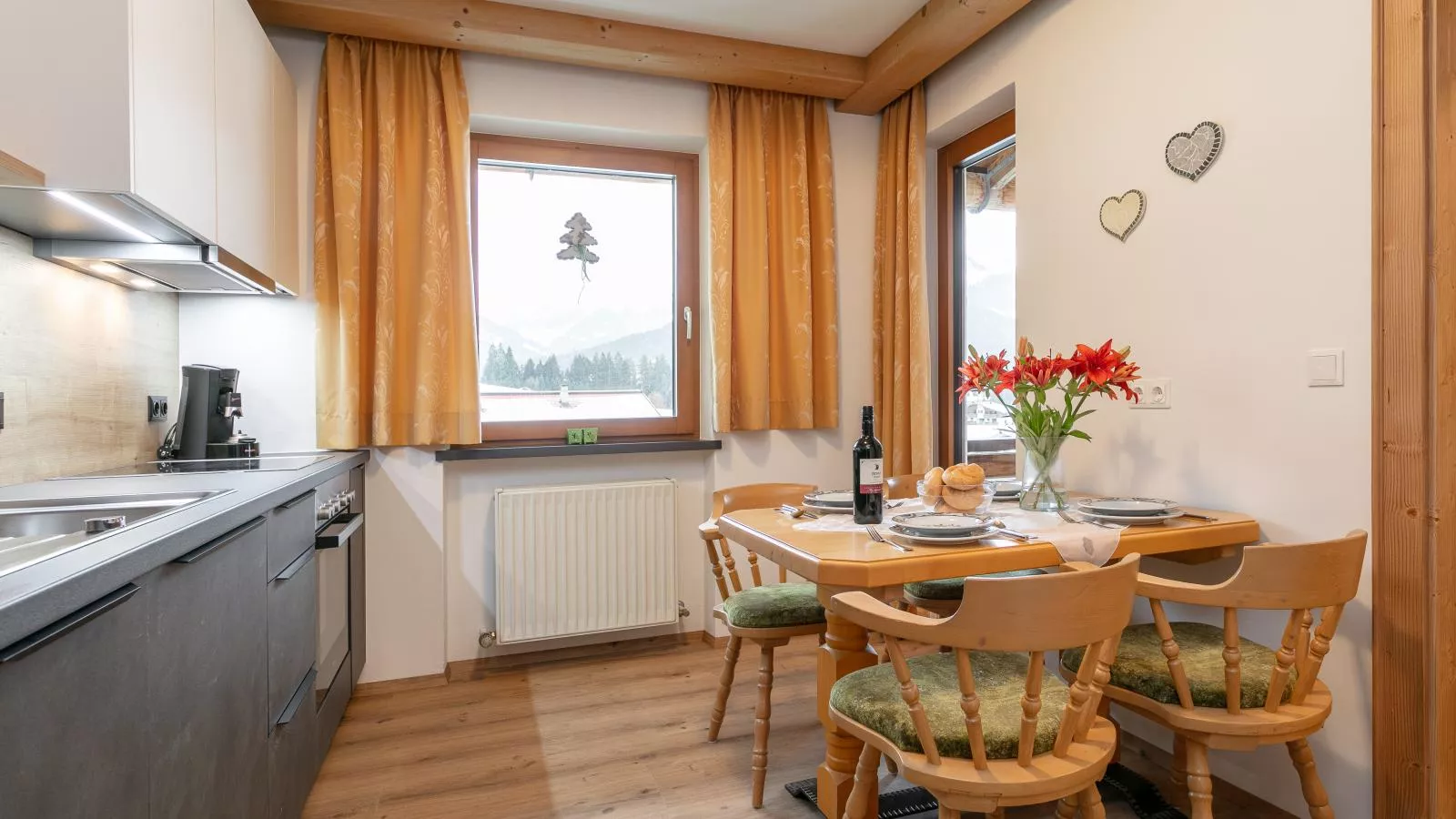 Landhaus Marchfeld Top 1  Top 2 Top 3 - Dining room