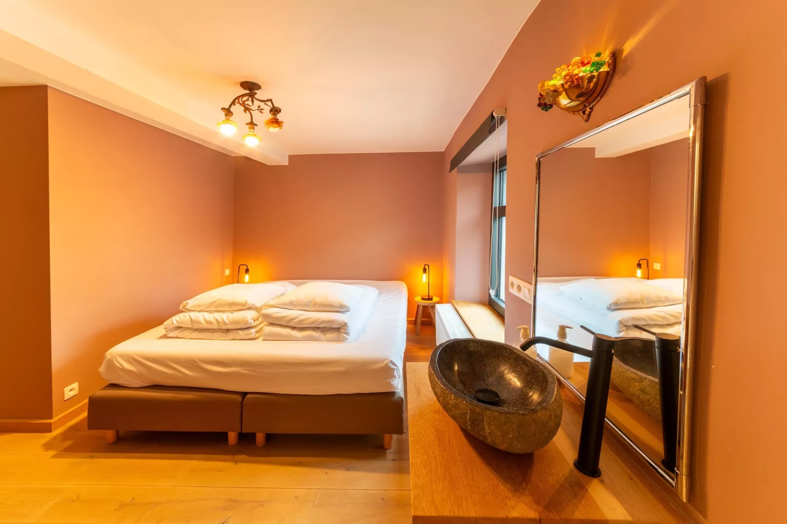 Maison Rose - Bedroom