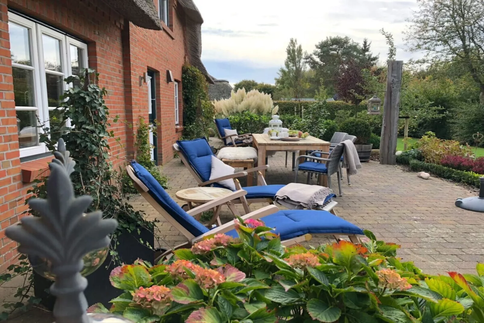 311436-Terrace balcony