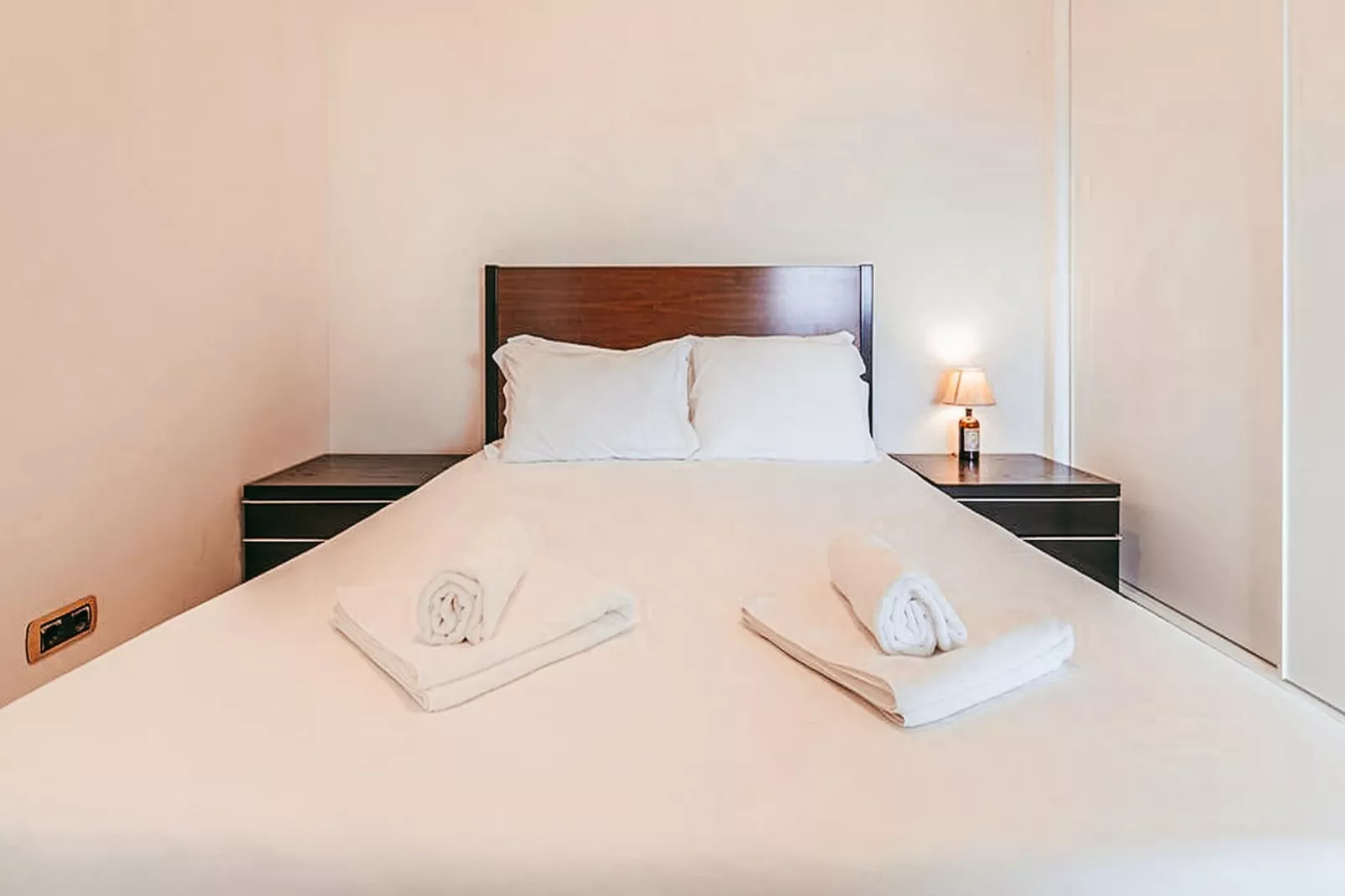 Trendy Apartment River View By Gthouse - Schlafzimmer