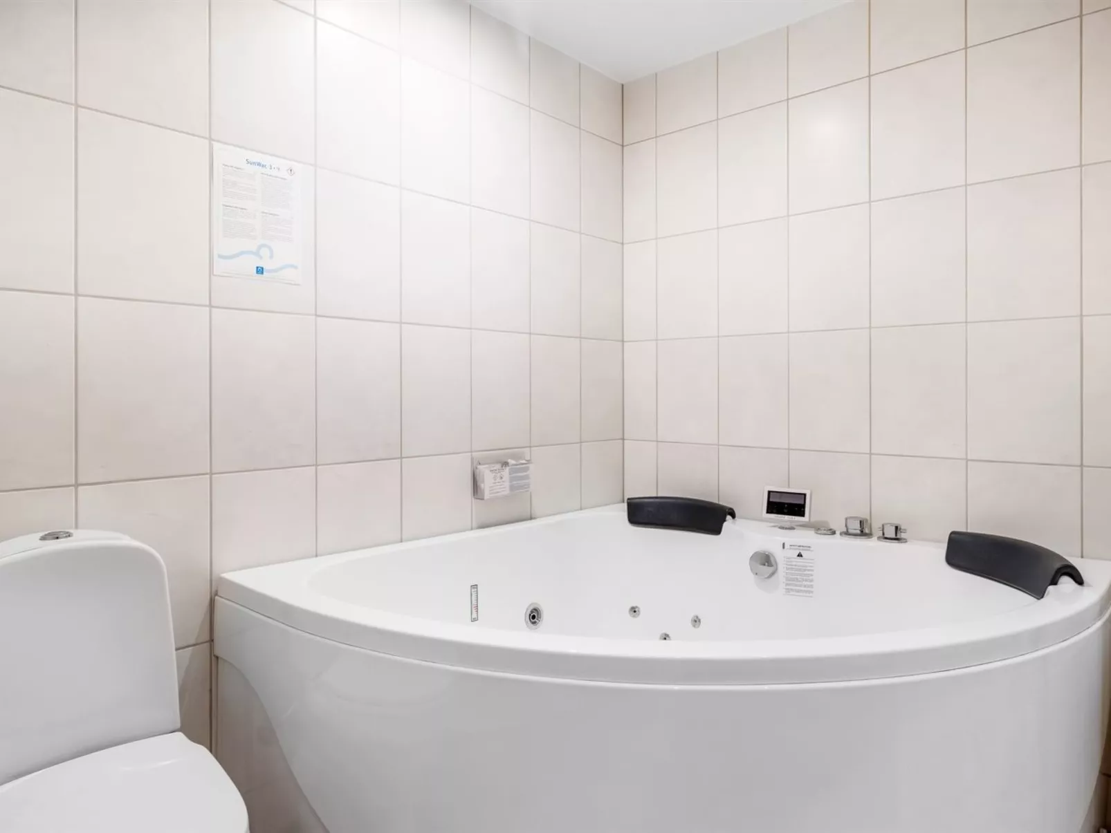 "Auwe" - 3.5km from the sea-Drinnen