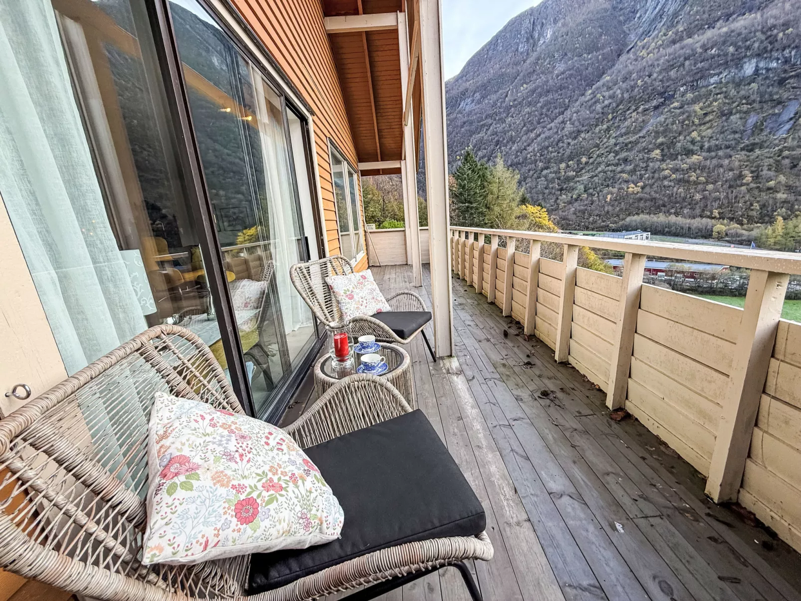 Høyanger Panorama - Inside