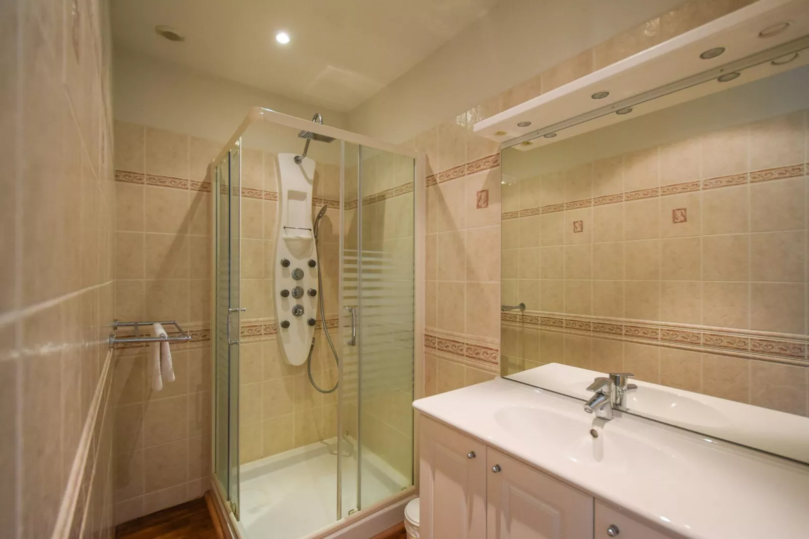 Pavillon 3 - Bathroom