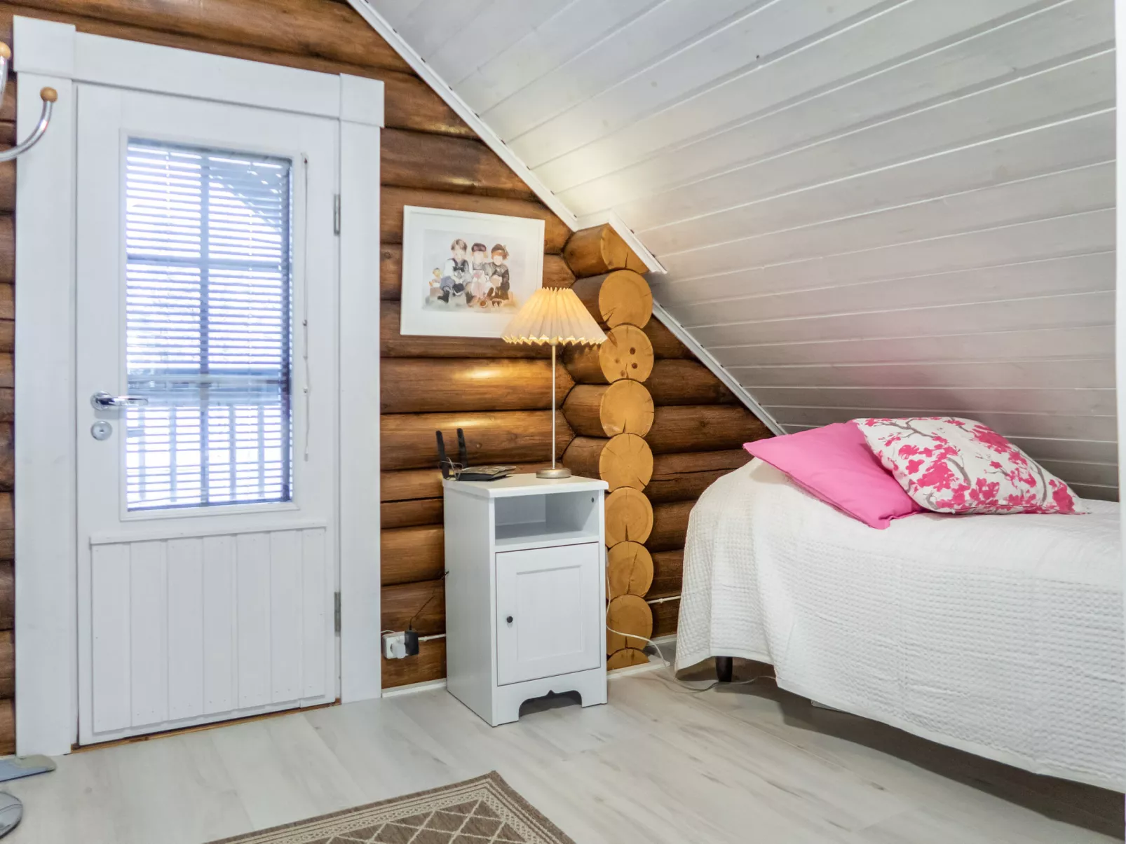 Linnanhelmi (ent. metsäpeura) - Inside