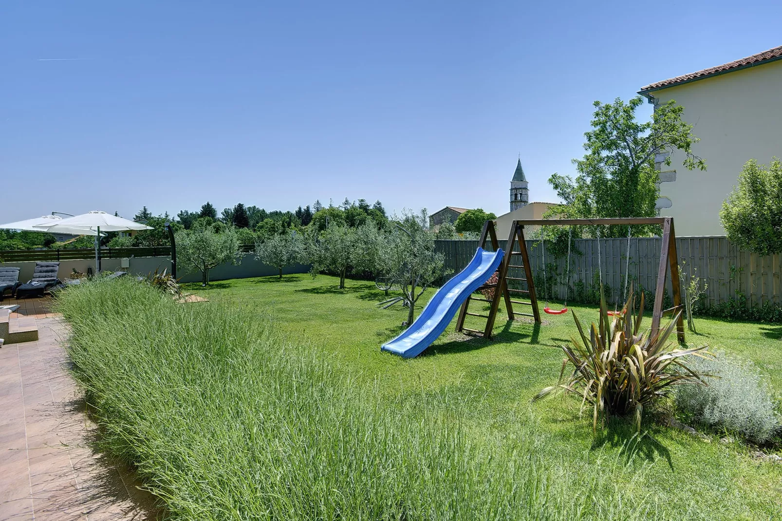 Villa Laura-Garten Sommer