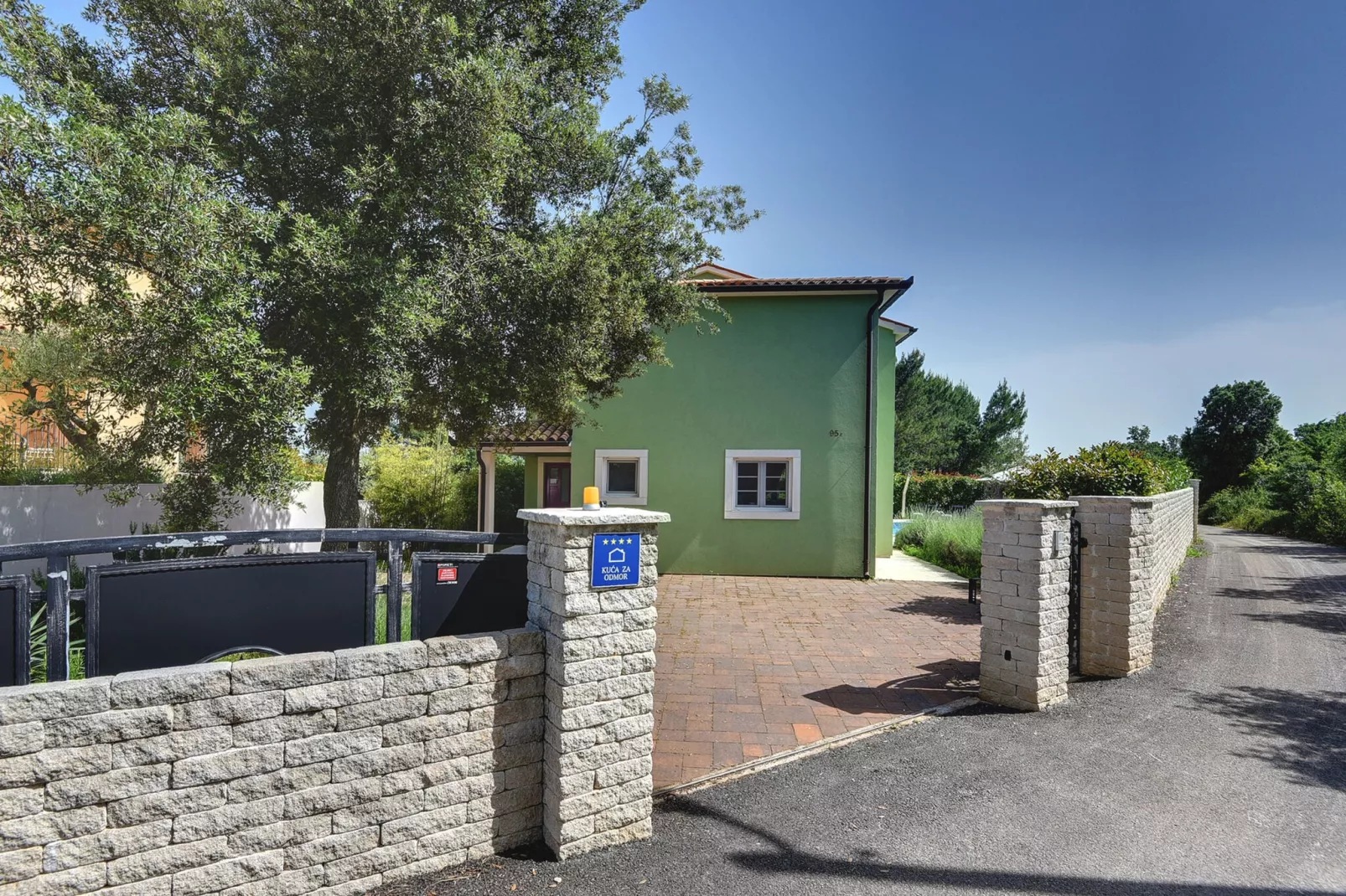 Villa Oliva-Außenbereich Sommer