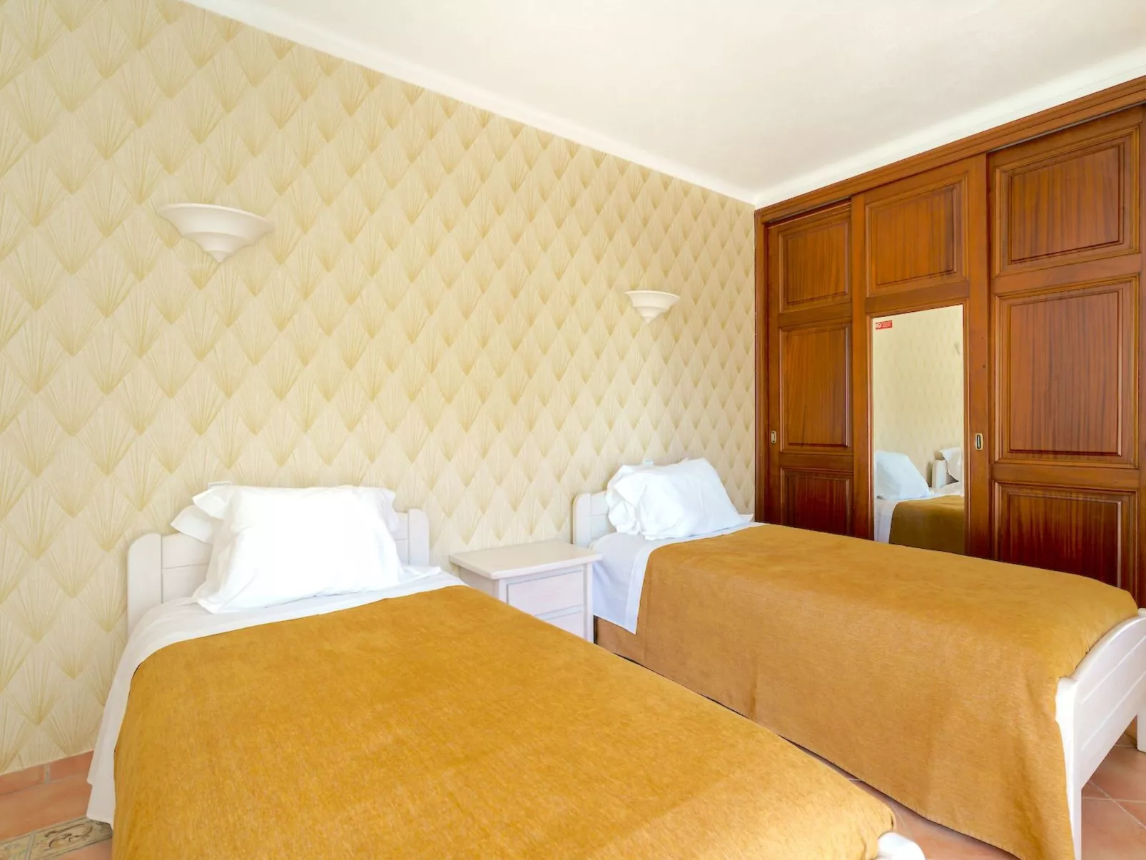 7 Schlafzimmer Villa, Familie, Kinder, Gruppen, Strand, Pool, Garten - Image-tags.info