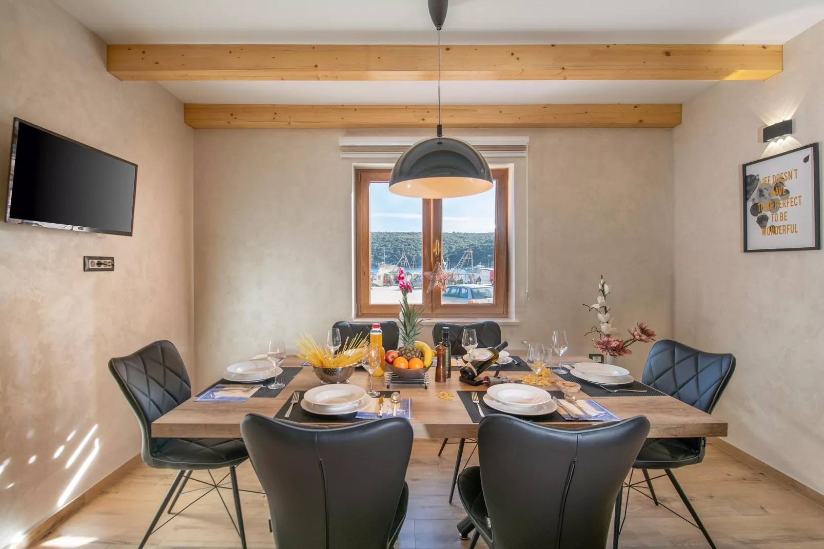 Villa Porto-Dining room
