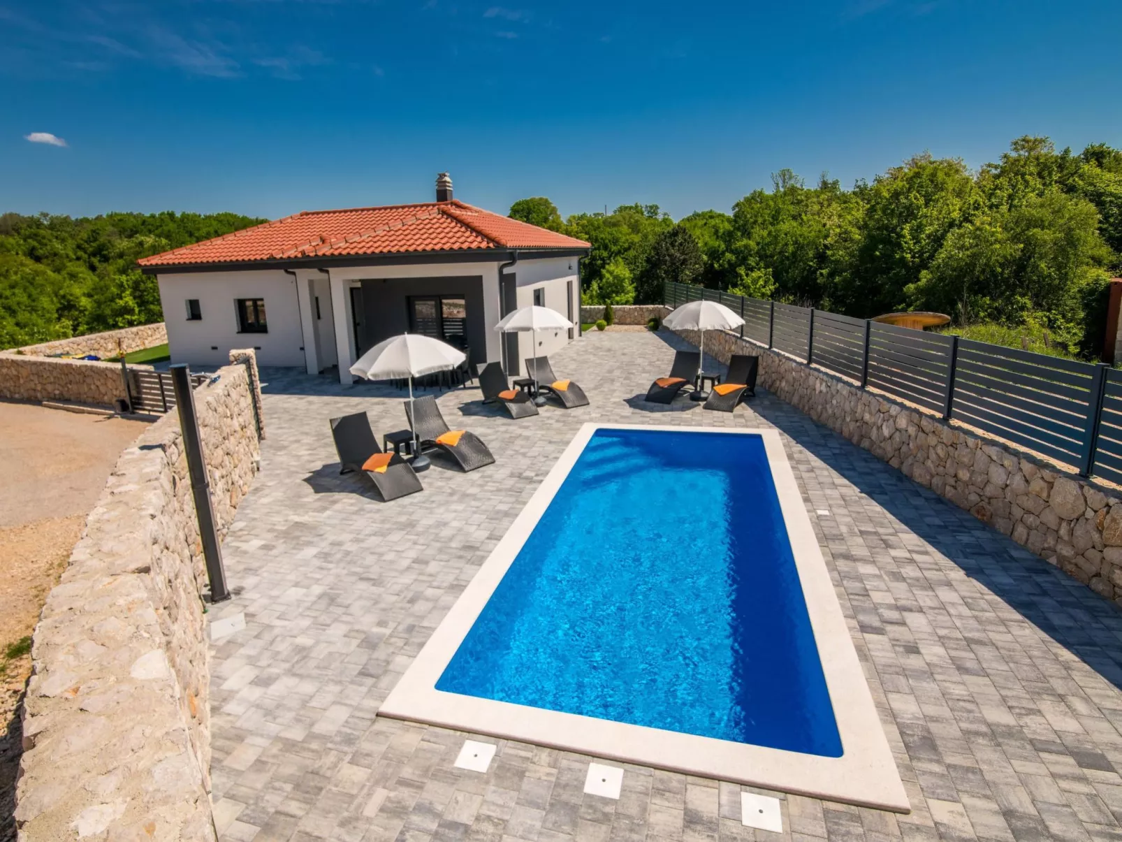 "Villa Enie" mit eigenem Pool - Image-tags.info