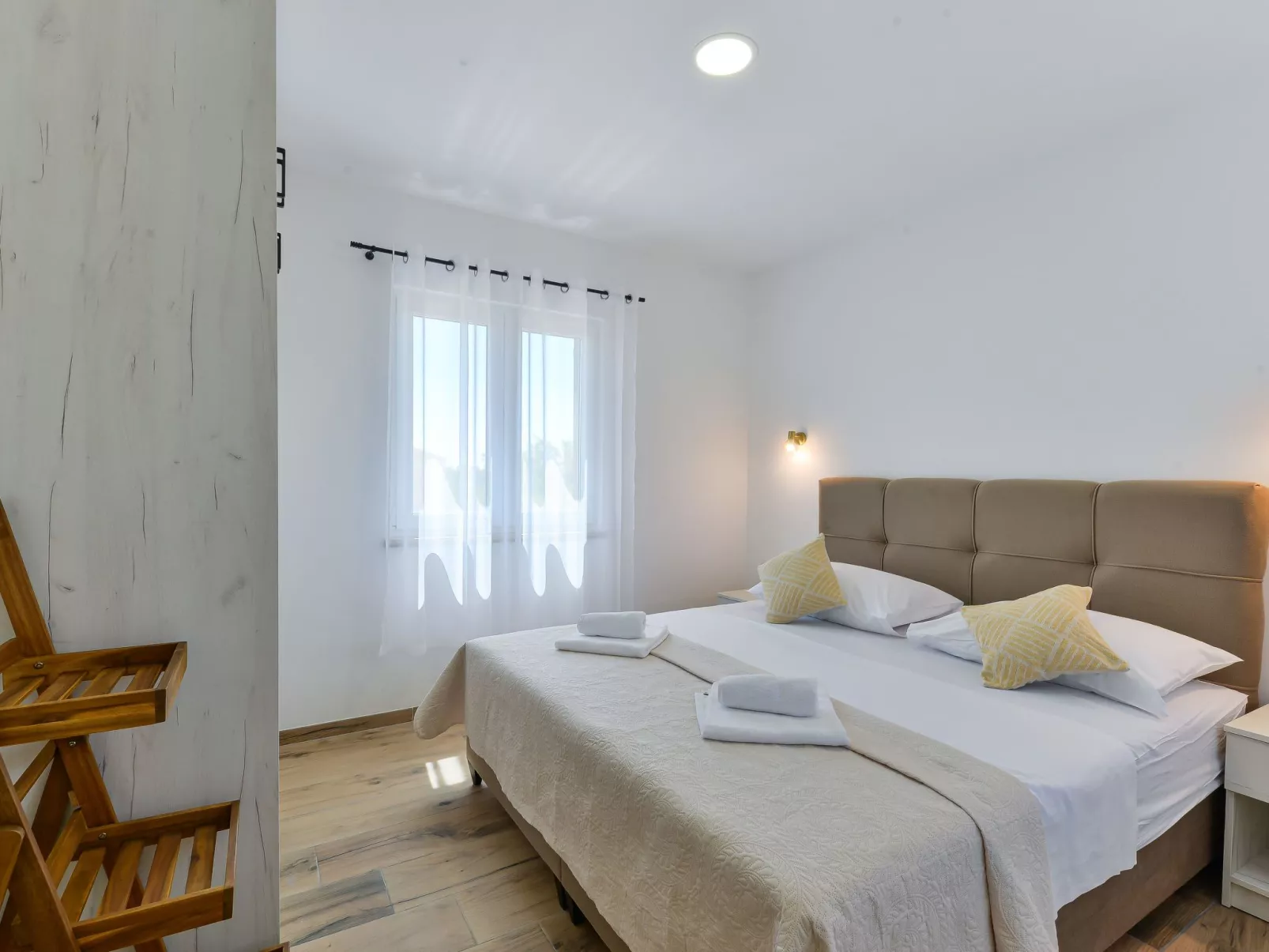 Neue Luxusvilla mit Schwimmbad, Sauna - Image-tags.info