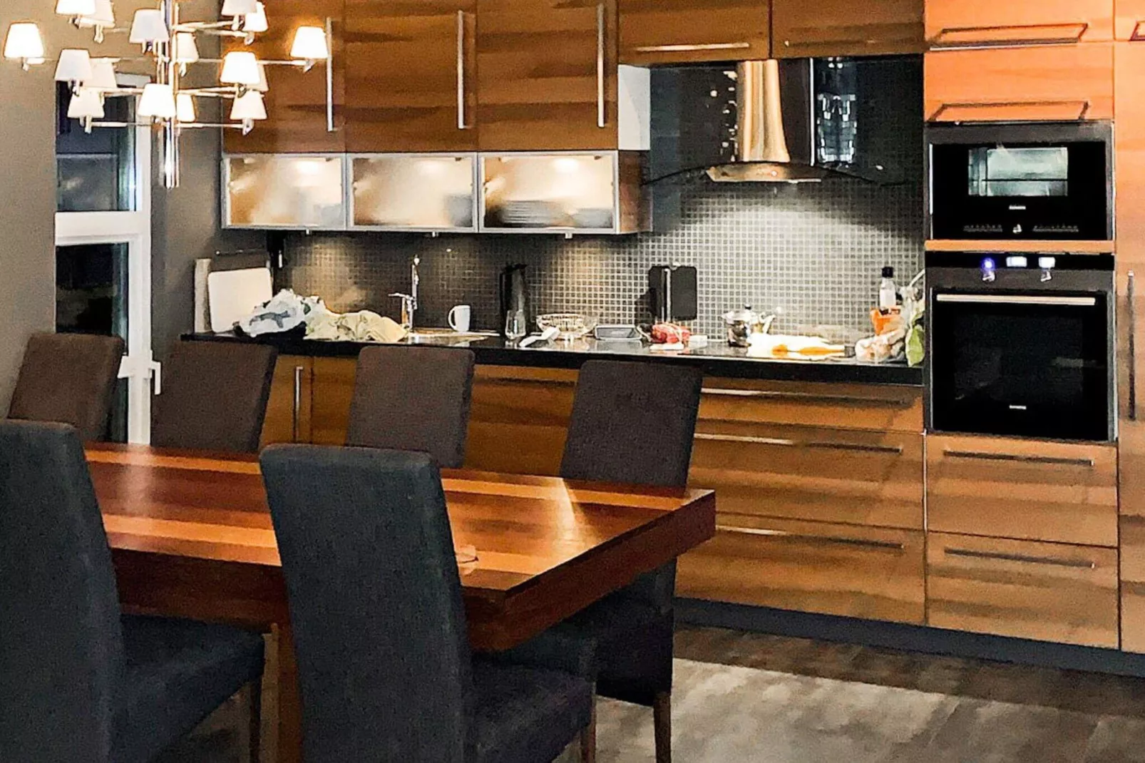 HUS 67509-Indoor