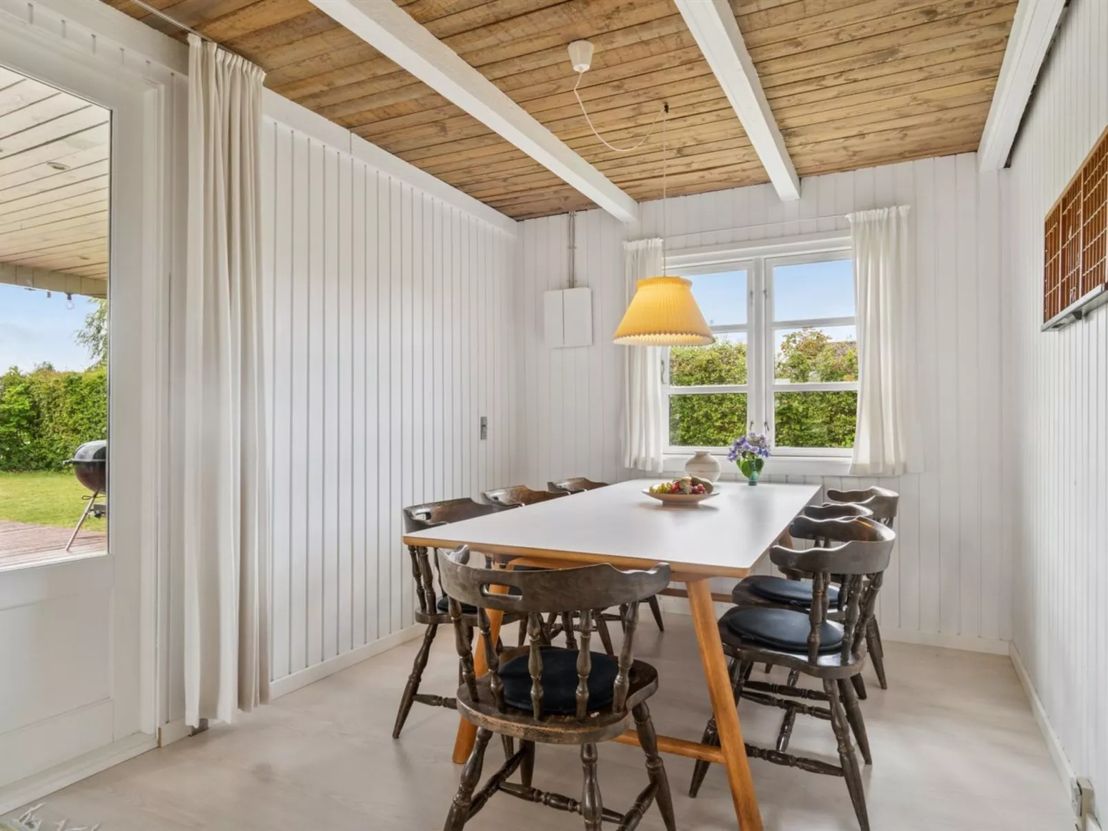 "Bjarni" - 180m from the sea - Inside