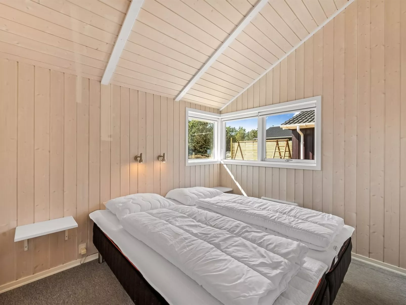 "Arine" - 700m to the fjord - Inside