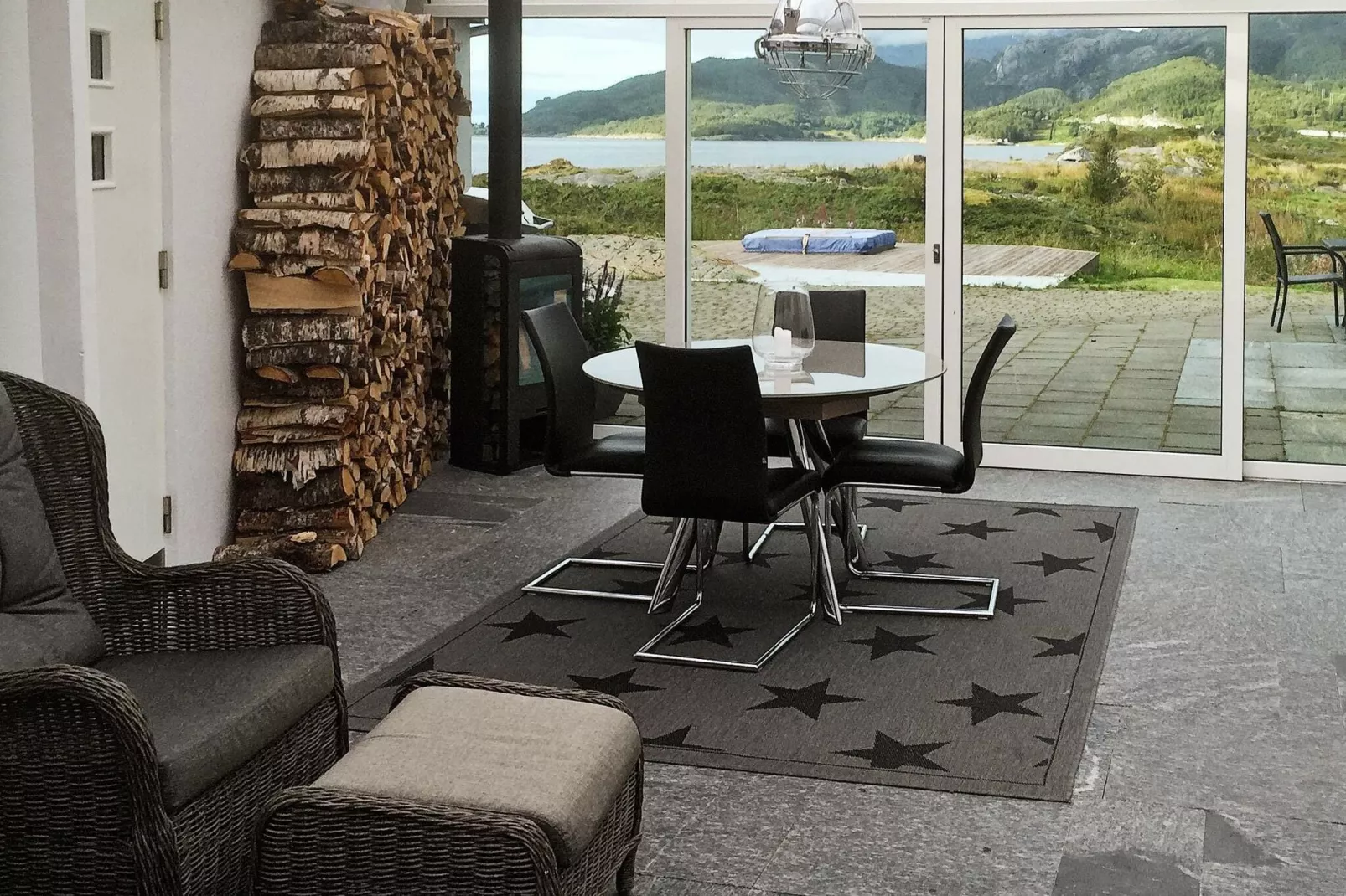 HUS 67509-Indoor