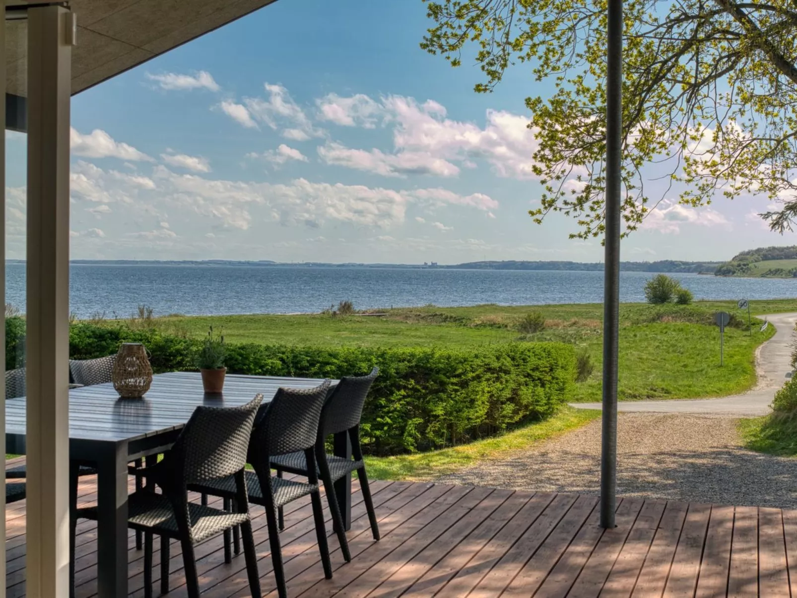 "Elissa" - 50m to the fjord-Outside