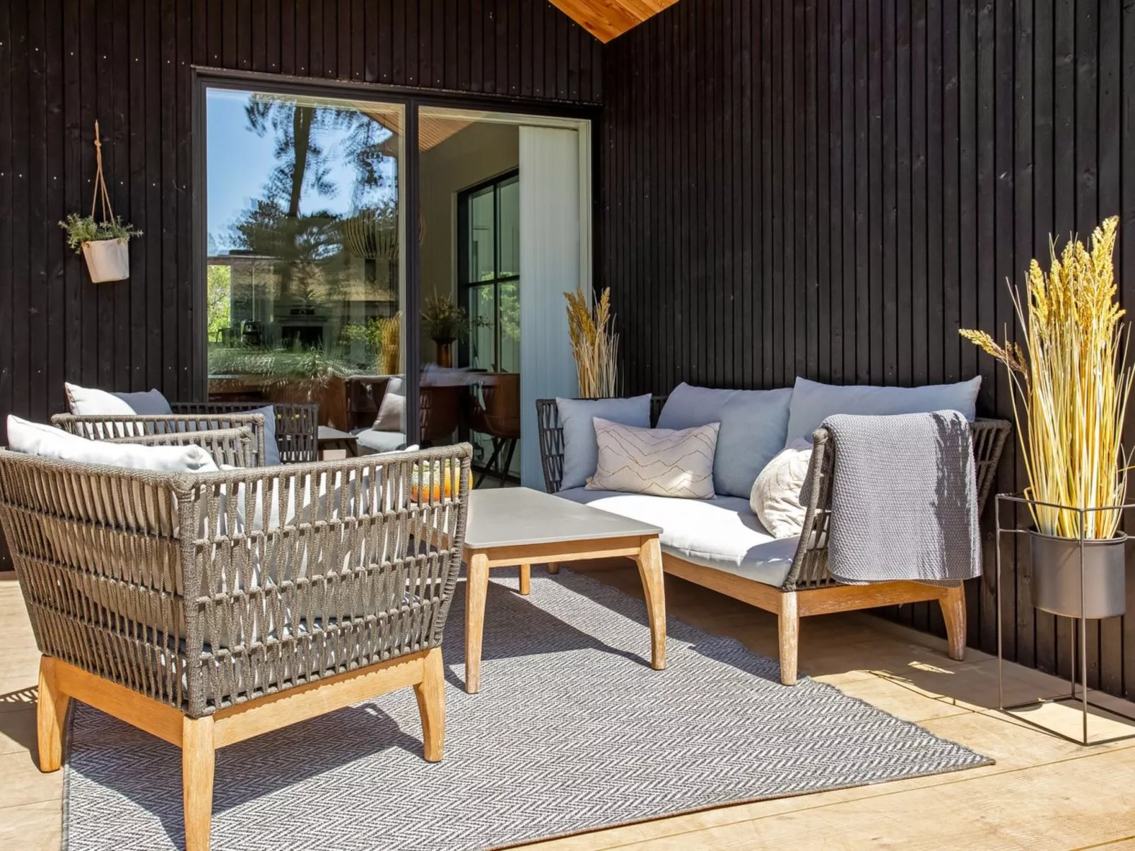 "Menja" - 1.4km from the sea-Outside