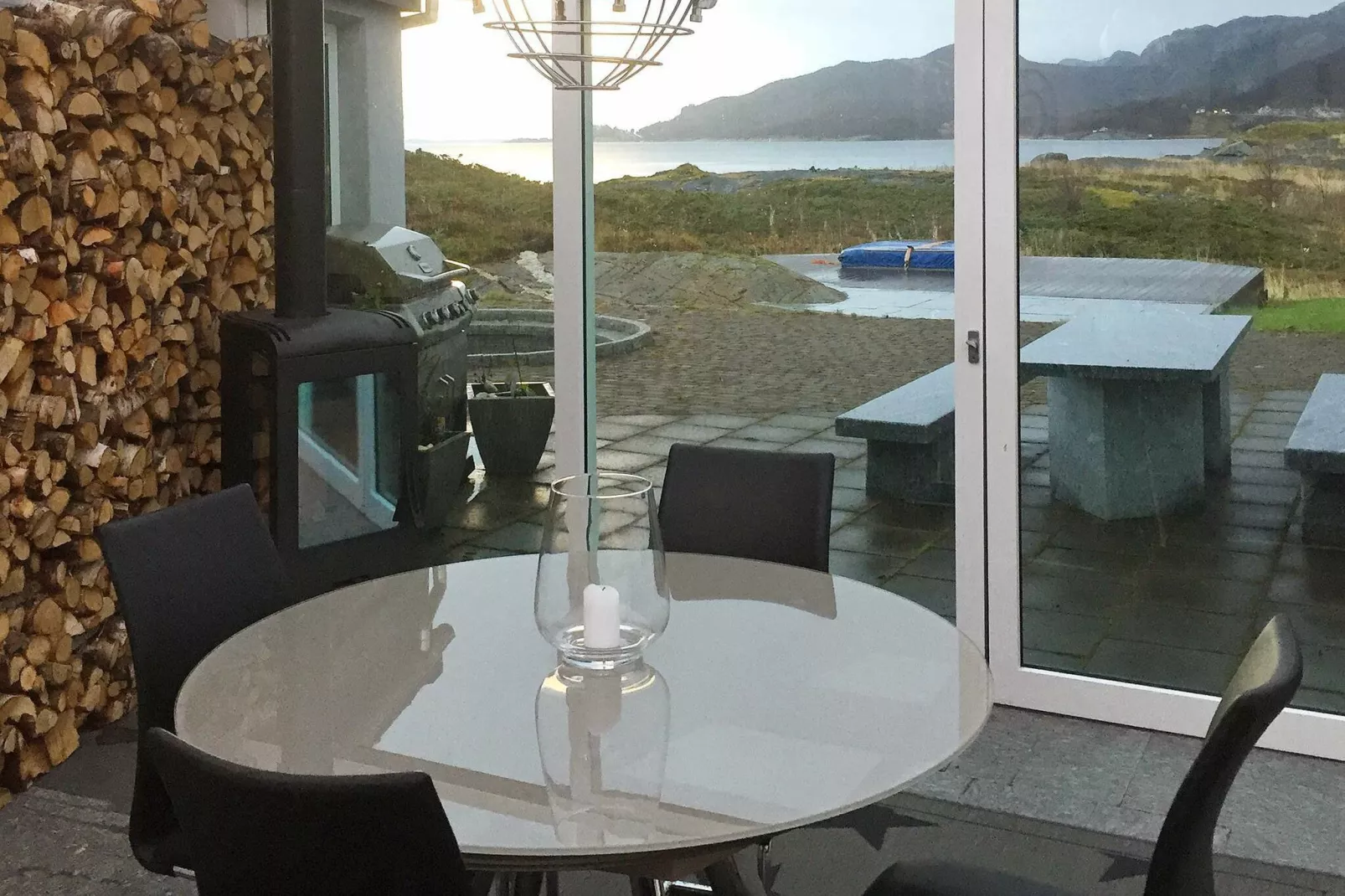 HUS 67509-Indoor