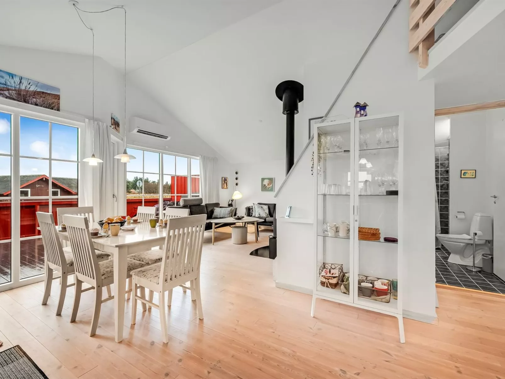 "Binta" - 300m to the fjord - Dedans