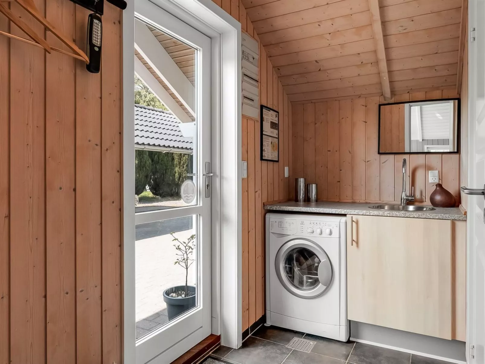 "Truels" - 30km from the sea-Drinnen