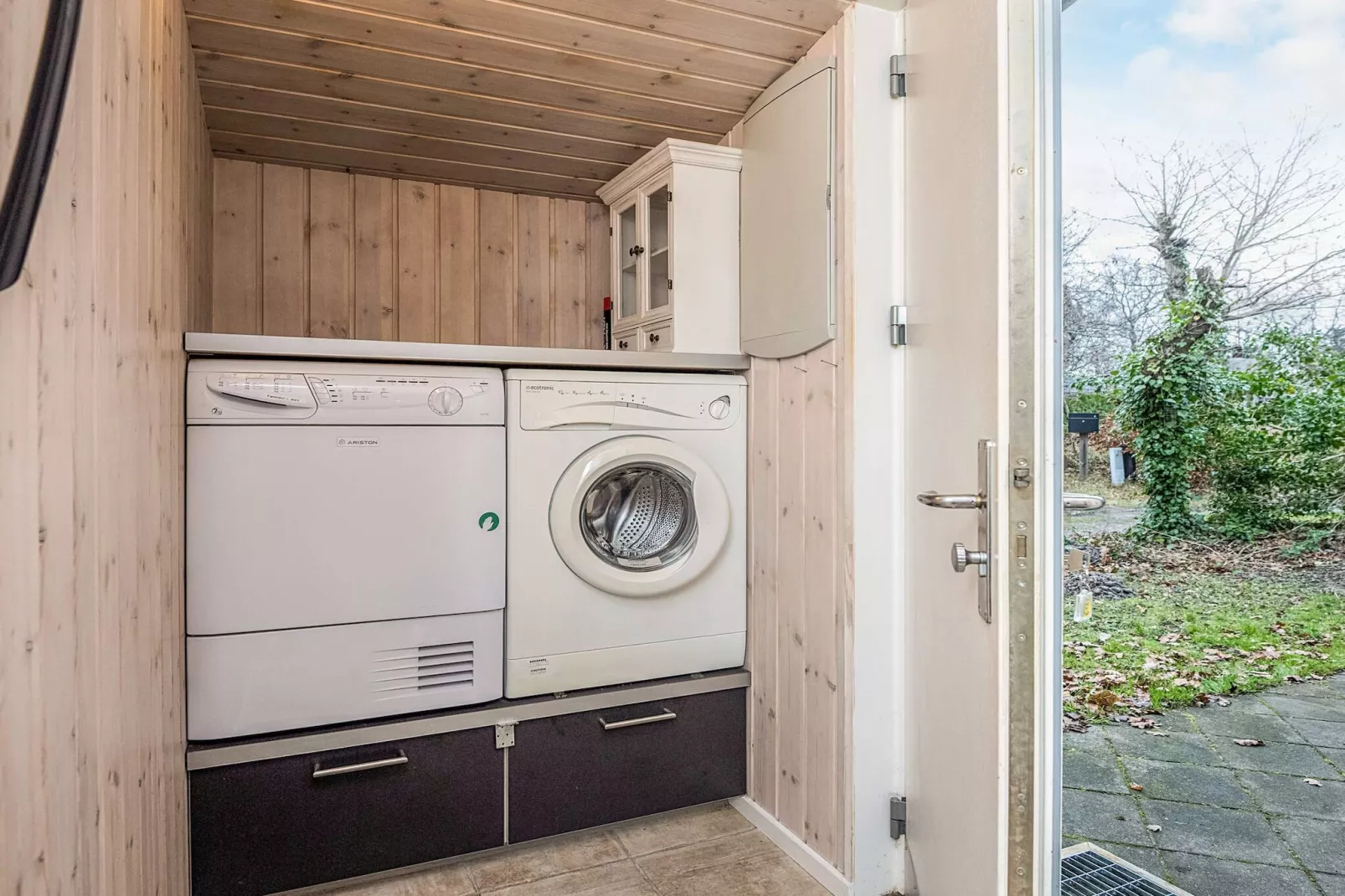 Villa moderne avec espace sauna - Vue