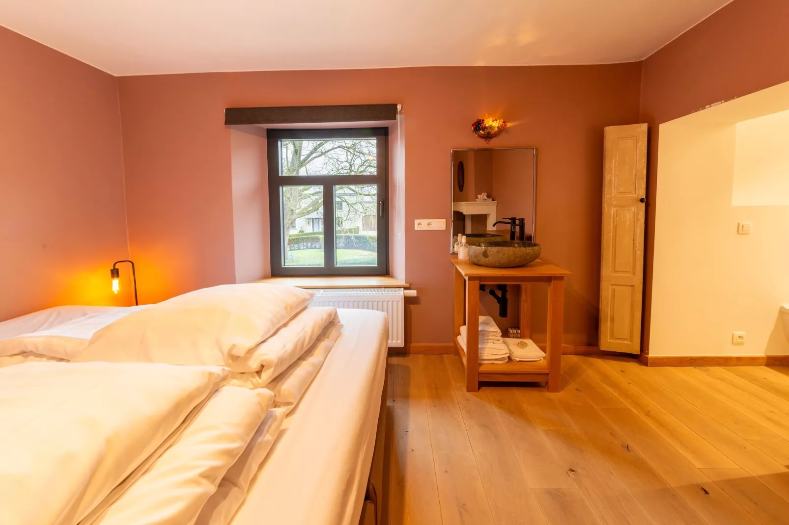 Maison Rose - Bedroom